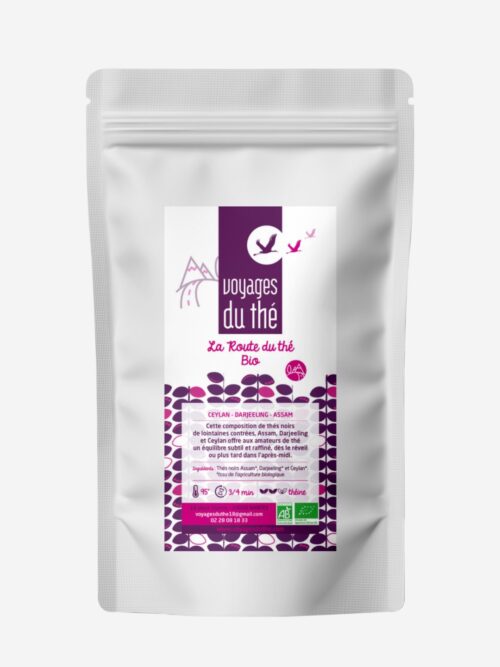 Sachet de thé noir Bio La Route du thé par Voyages du thé, mélange équilibré de thés noirs de Ceylan, Darjeeling et Assam.
