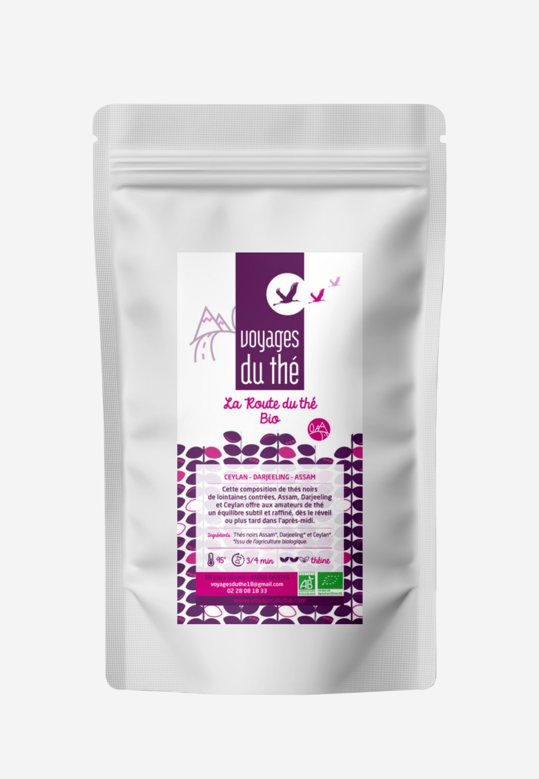Sachet de thé noir Bio La Route du thé par Voyages du thé, mélange équilibré de thés noirs de Ceylan, Darjeeling et Assam.