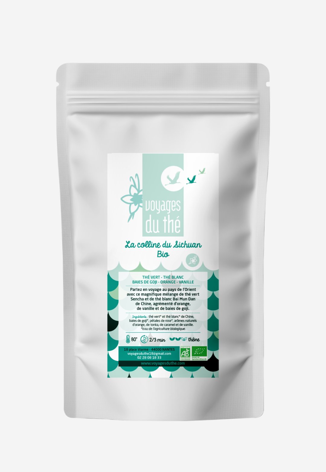 Sachet de thé La colline du Sichuan Bio par Voyages du thé, mélange de thé vert Sencha et thé blanc Bai Mu Dan aux baies de goji, orange et vanille.